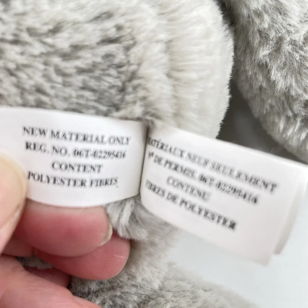 Bass Pro Grey White Timber Wolf Laying Spring 2019 14